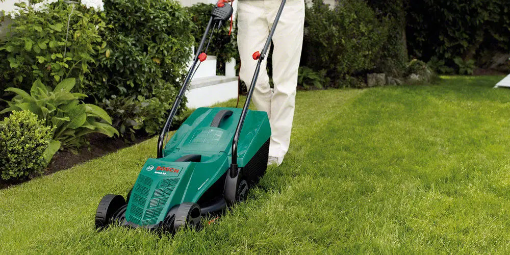 Bosch Rotak 32R lawn mower