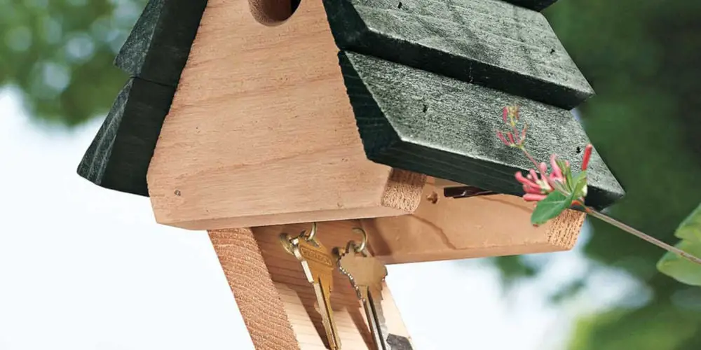 hidden key birdhouse