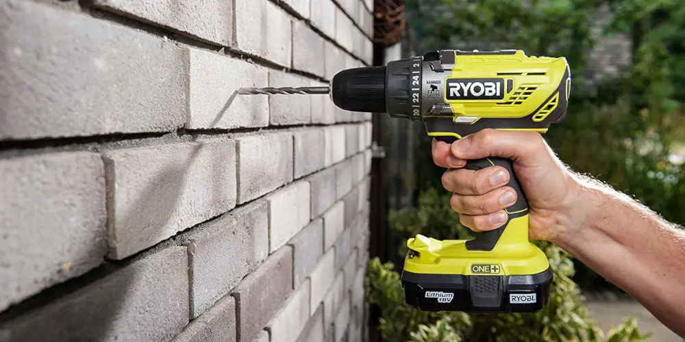 Ryobi R18PD31-213S Combi Drill action