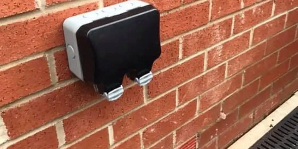 fake outdoor socket