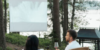 set up an outdoor projector