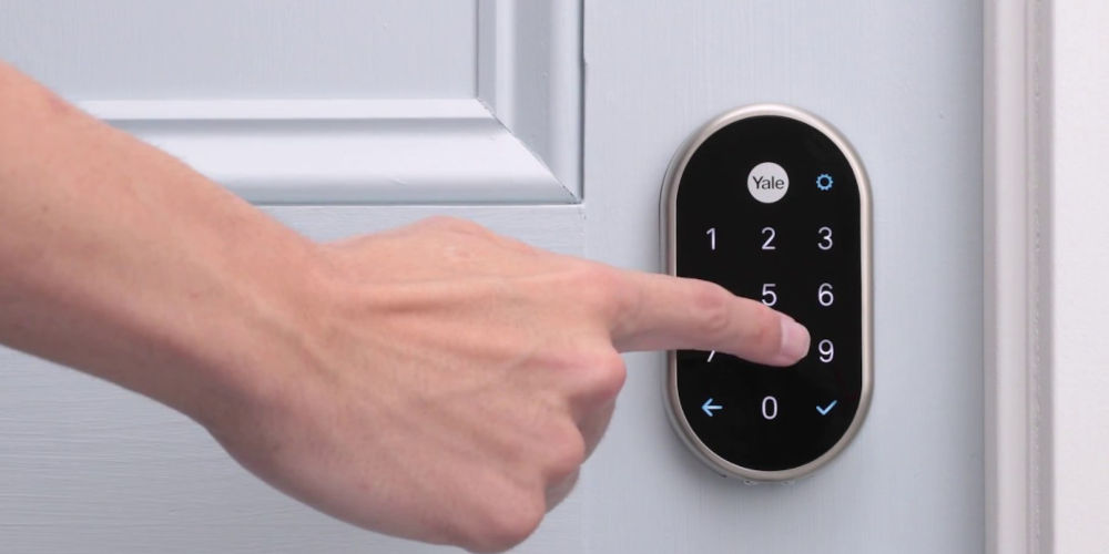 yale smart door lock use